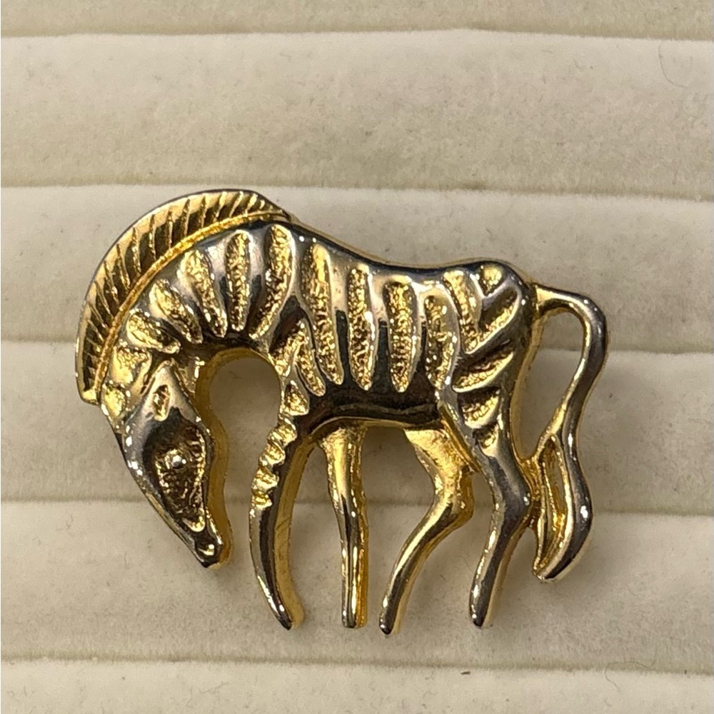 Vintage Zebra Brooch Pin 1.75” Gold Tone Figural‎ Whimsical Safari Estate